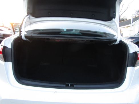 Used 2022 Toyota Corolla LE image 18