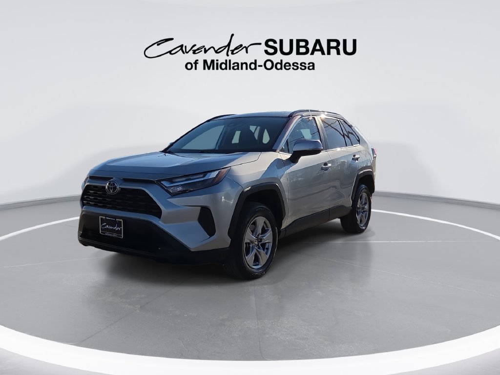 Used 2025 Toyota RAV4 XLE FWD image 4