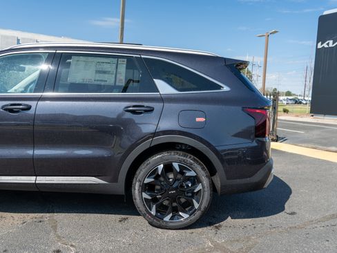 New 2026 Kia Sorento S FWD image 5