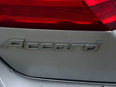 Used 2015 Honda Accord Touring image 10