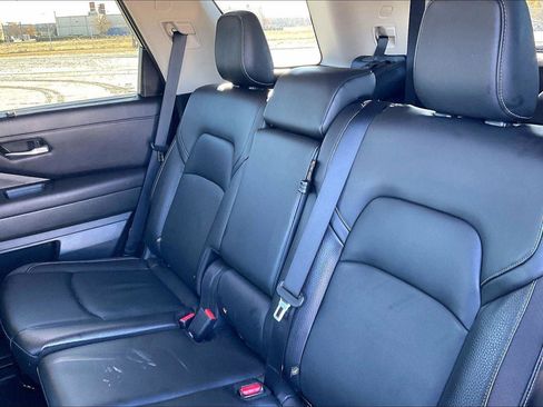 Used 2022 Nissan Pathfinder SL image 5