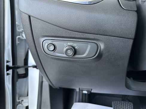 Certified 2022 Chevrolet Equinox LT FWD image 18