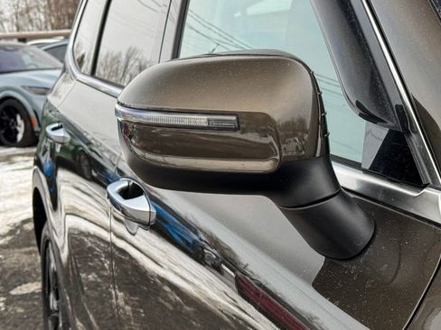 Used 2023 Kia Telluride S image 11