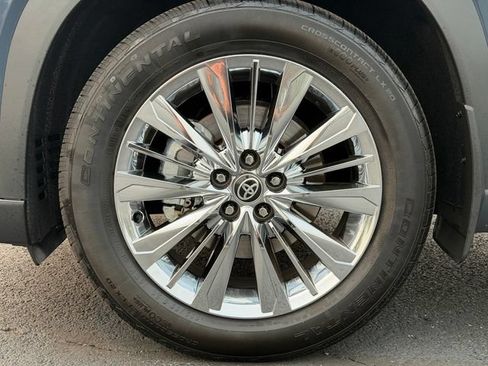 Certified 2025 Toyota Grand Highlander AWD image 11