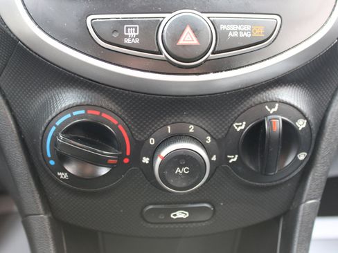 Used 2017 Hyundai Accent SE image 28