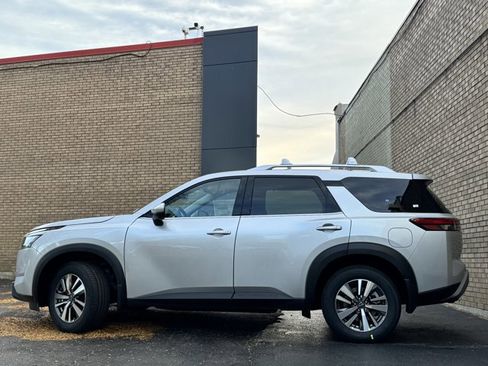 New 2025 Nissan Pathfinder SL image 36