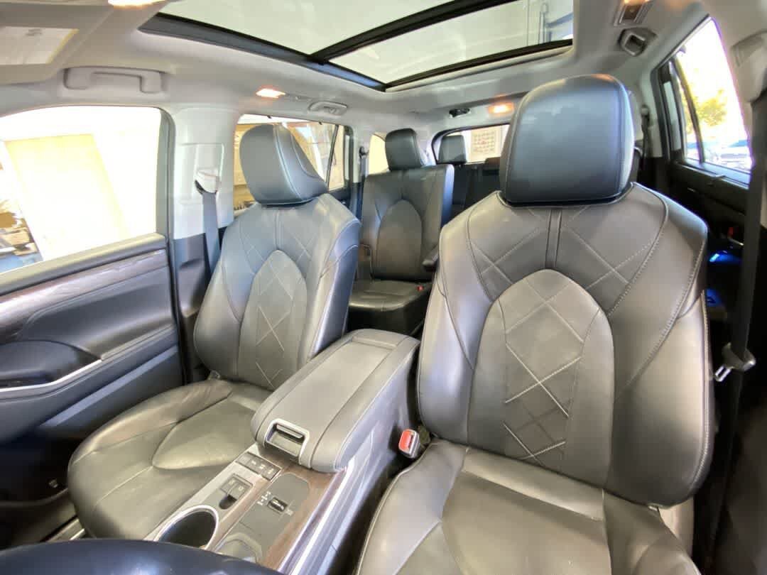 Used 2021 Toyota Highlander Platinum AWD/4WD image 14