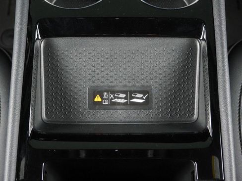 Used 2025 Chevrolet Blazer EV RS image 25