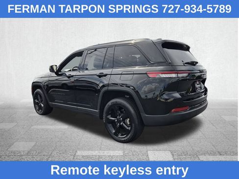 Used 2023 Jeep Grand Cherokee Altitude AWD/4WD image 9