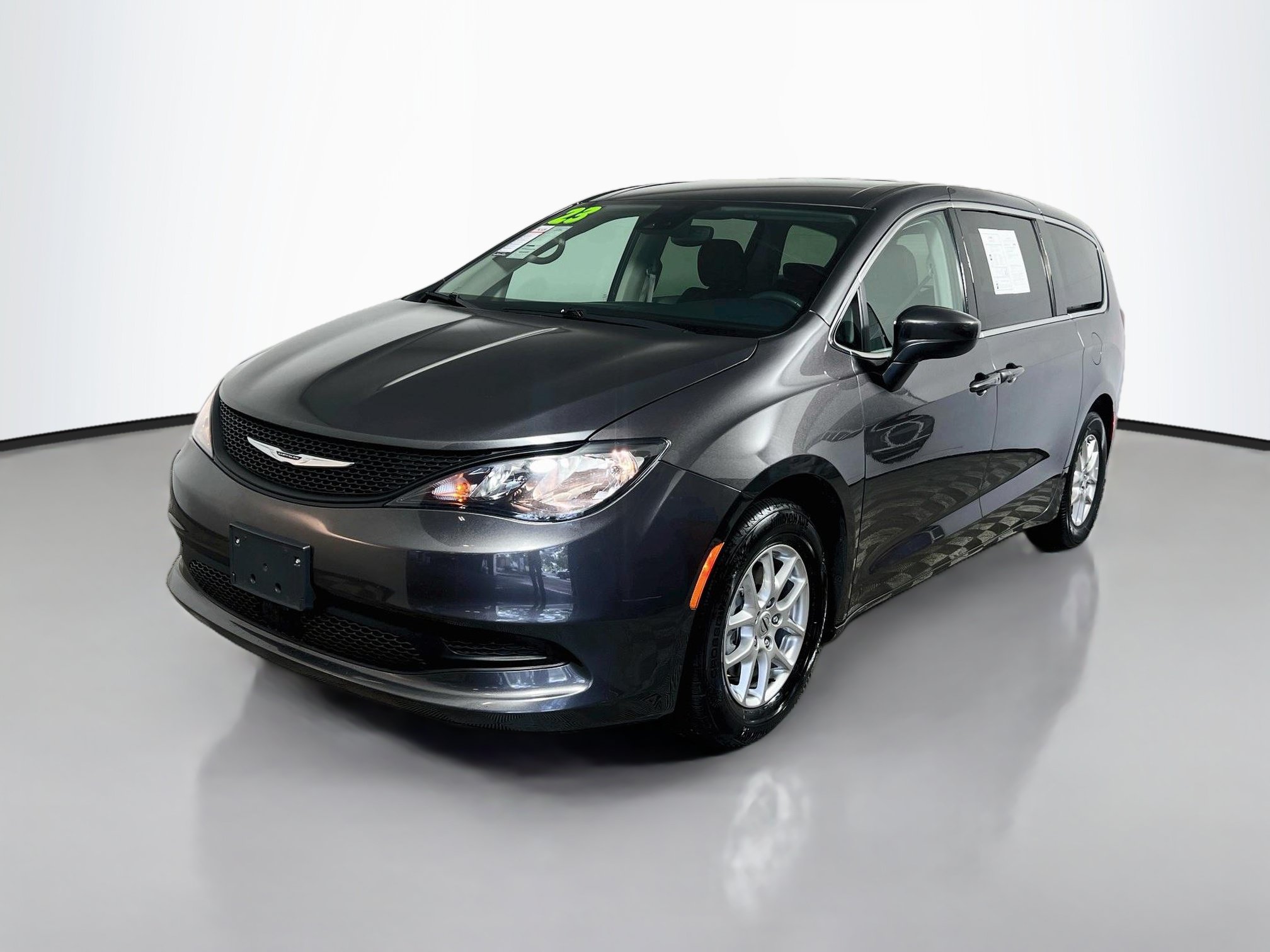 Used 2023 Chrysler Voyager LX FWD image 10