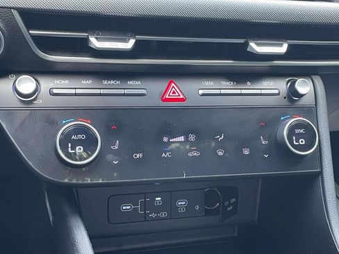 Certified 2024 Hyundai Sonata SEL w/ Convenience Package FWD image 28