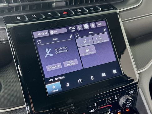 Used 2023 Jeep Grand Cherokee Laredo w/ Luxury Tech Group I RWD image 24