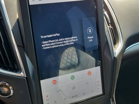 Used 2023 Ford Edge Titanium image 21