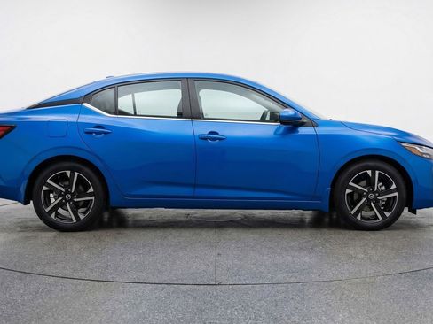 Used 2025 Nissan Sentra SV FWD image 11