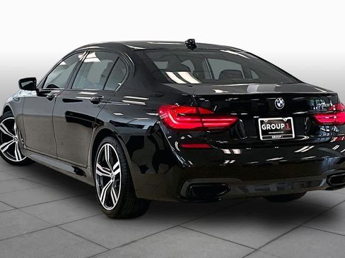 Used 2019 BMW 750i w/ Executive Package RWD image 10