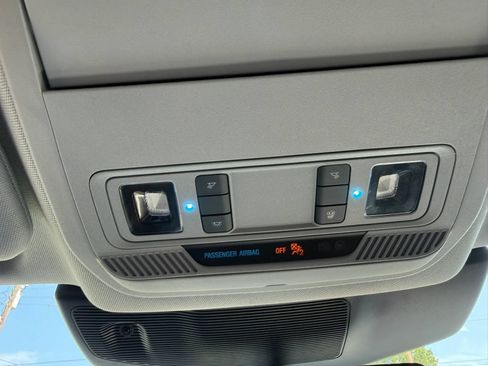 Used 2021 Ford Explorer XLT w/ Equipment Group 202A RWD image 28