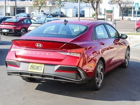 Certified 2025 Hyundai Elantra Sport w/ Cargo Package FWD image 4