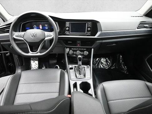 Used 2024 Volkswagen Jetta SE FWD image 20