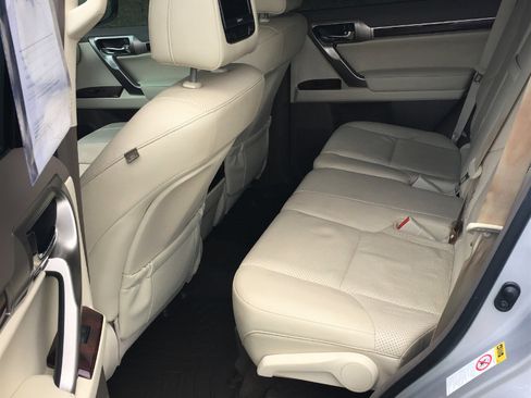 Used 2011 Lexus GX 460 image 12