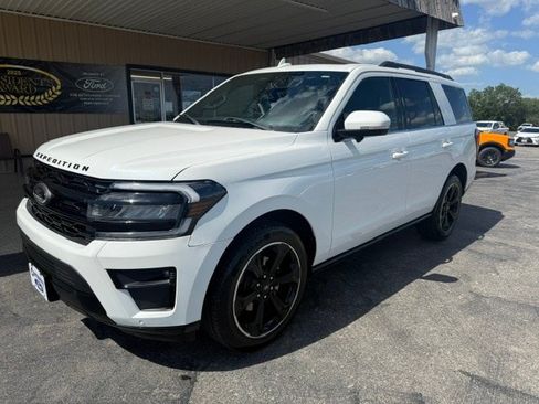 Used 2023 Ford Expedition Limited RWD image 2