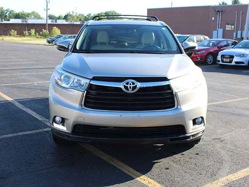 Used 2014 Toyota Highlander Limited AWD/4WD image 3