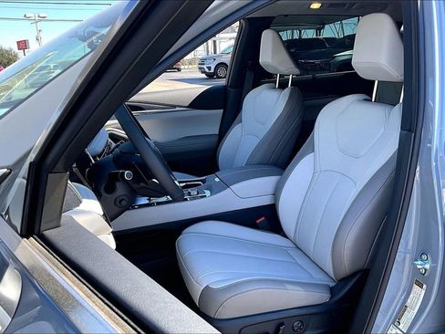 New 2026 INFINITI QX60 Luxe image 13