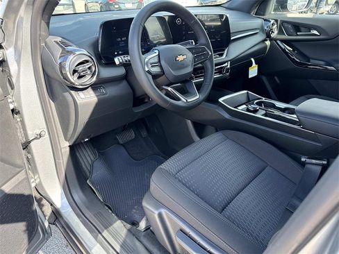 New 2026 Chevrolet Equinox LT image 9