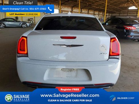 Used 2018 Chrysler 300 Touring w/ Sport Appearance Package RWD image 8
