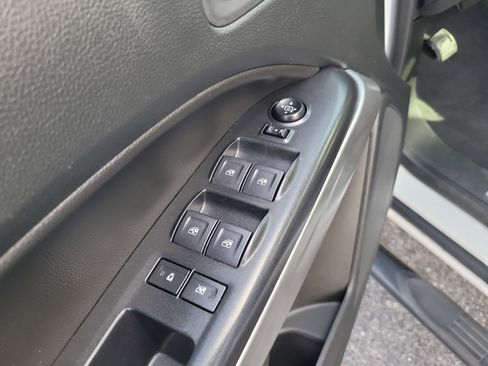 Used 2022 Chevrolet Colorado ZR2 w/ LPO, Power Package AWD/4WD image 17