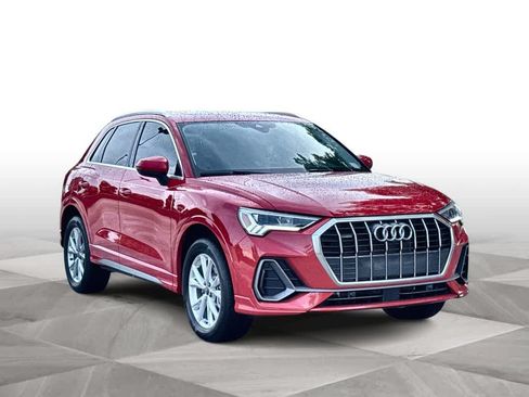 Used 2025 Audi Q3 2.0T Premium Plus w/ Premium Plus Package AWD/4WD image 2