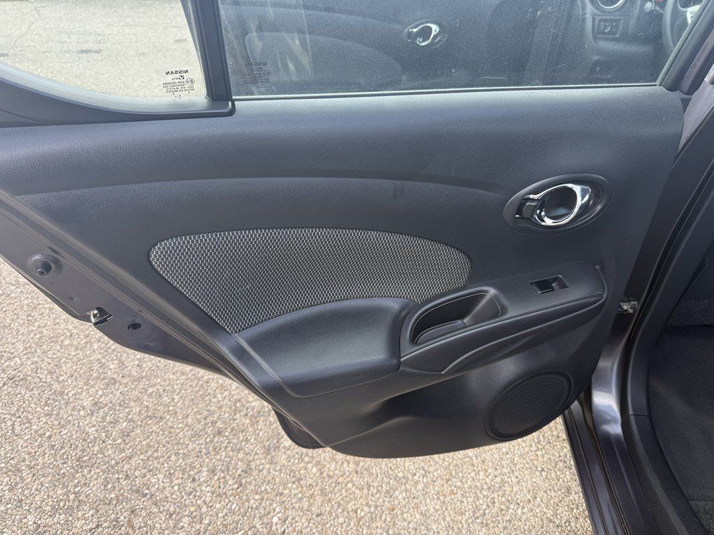 Used 2015 Nissan Versa SV FWD image 13