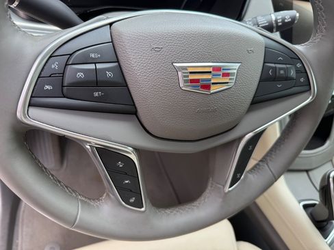 Used 2017 Cadillac XT5 Premium Luxury w/ Driver Assist Package FWD image 20
