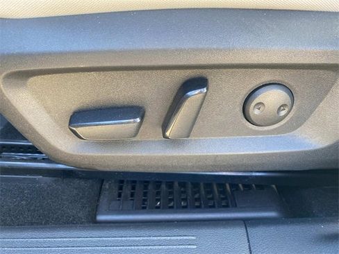 Used 2024 Nissan Rogue SV image 21