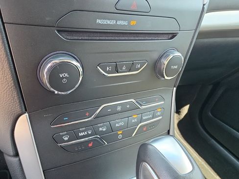 Used 2018 Ford Edge SEL w/ Equipment Group 201A FWD image 24