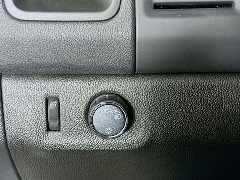 Used 2022 Chevrolet Colorado LT w/ Fleet Safety Package image 17