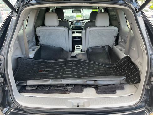 Used 2016 Toyota Highlander Limited Platinum AWD/4WD image 17