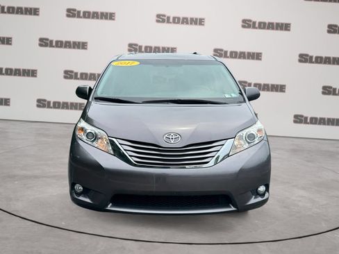 Used 2017 Toyota Sienna XLE Premium AWD/4WD image 8
