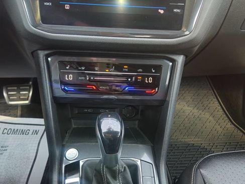 Used 2022 Volkswagen Tiguan SE R-Line AWD/4WD image 19
