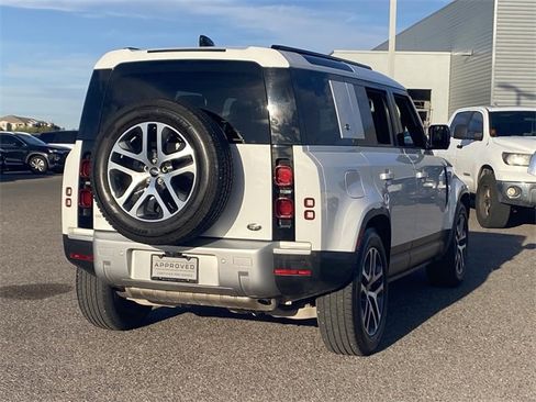 Used 2021 Land Rover Defender 110 SE image 29