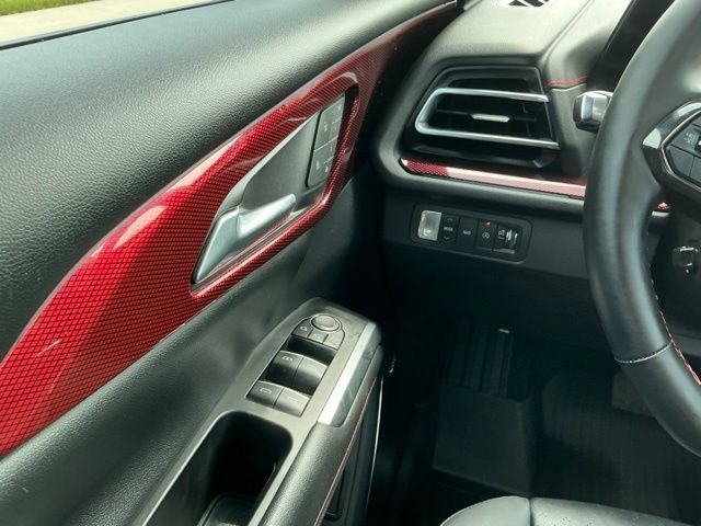 Used 2024 Chevrolet Traverse RS w/ LPO, Floor Liner Package AWD/4WD image 24
