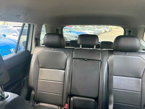 Used 2020 Volkswagen Tiguan SE FWD image 9