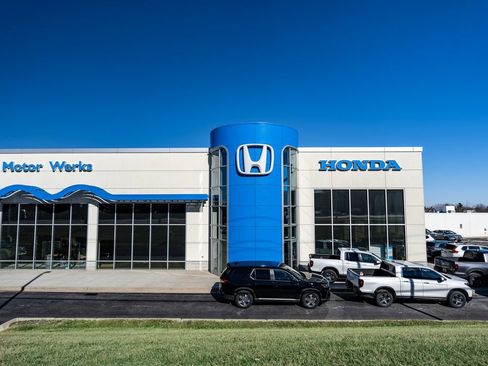 Used 2024 Honda CR-V EX-L image 2