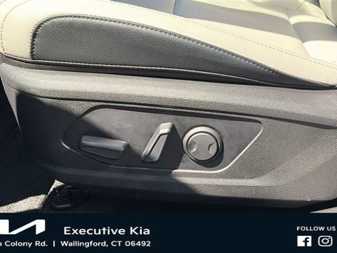 Certified 2025 Kia Sportage EX AWD/4WD image 11