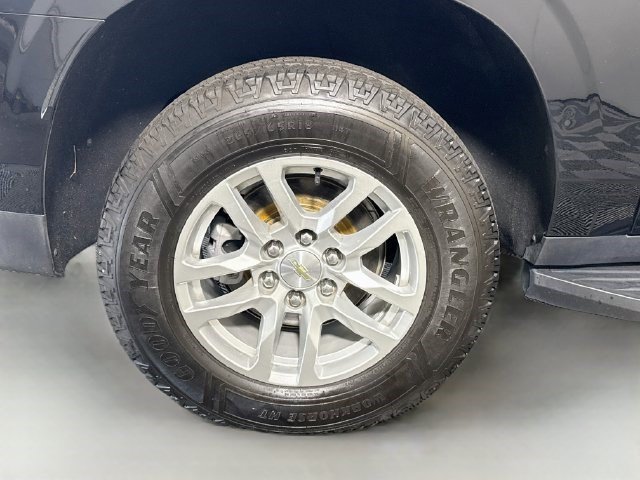 Used 2021 Chevrolet Suburban LS AWD/4WD image 32