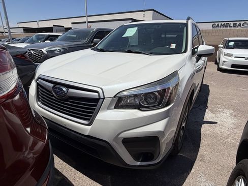 Used 2019 Subaru Forester Premium AWD/4WD image 7