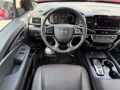 Used 2025 Honda Ridgeline Black Edition image 13