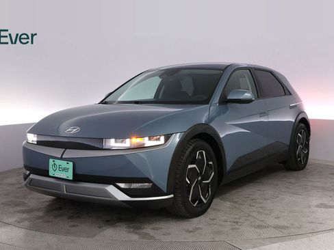 Used 2024 Hyundai Ioniq 5 SEL image 2