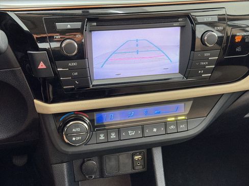 Used 2016 Toyota Corolla LE FWD image 24