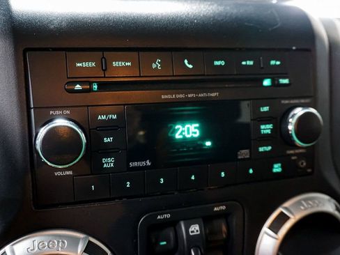 Used 2012 Jeep Wrangler Unlimited Sahara w/ Connectivity Group image 23