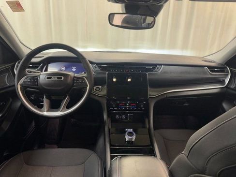 Used 2023 Jeep Grand Cherokee Laredo w/ Luxury Tech Group I image 27